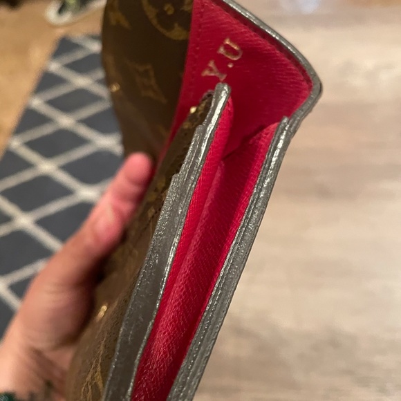 Authentic , with initials . - Picture 6 of 10